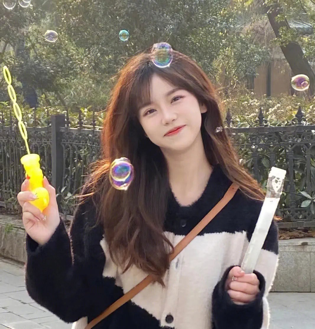 闪婚后，九爷马甲藏不住了